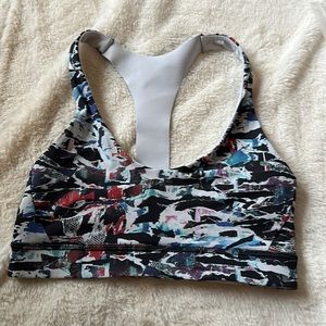 Lululemon sports bra